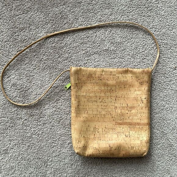 Natalie Therese Cork Crossbody/Shoulder Bag! - Picture 6 of 8